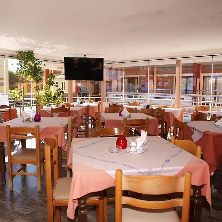 Kato Mare Aparthotel *